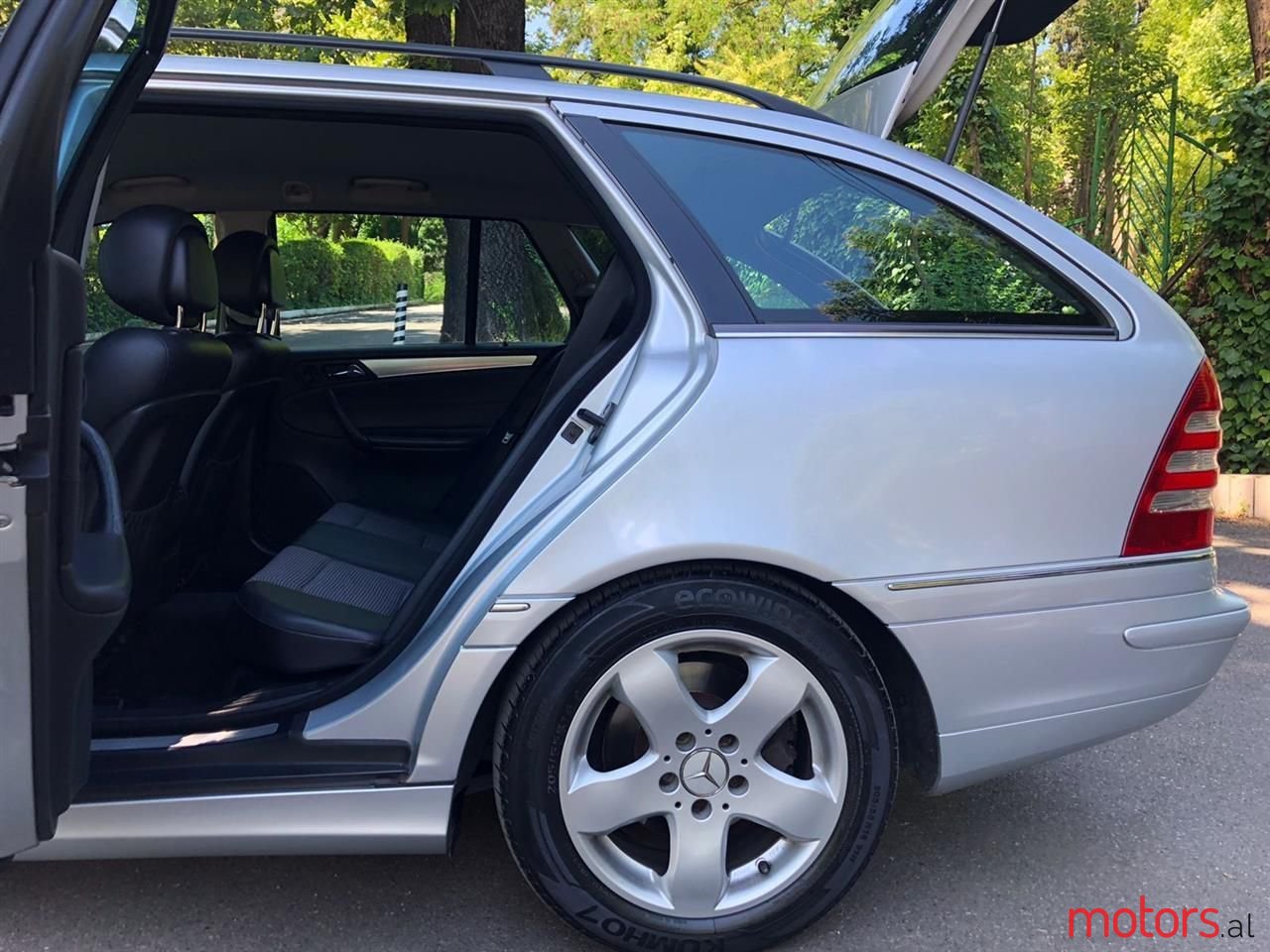 2005' Mercedes-Benz C 220 photo #4