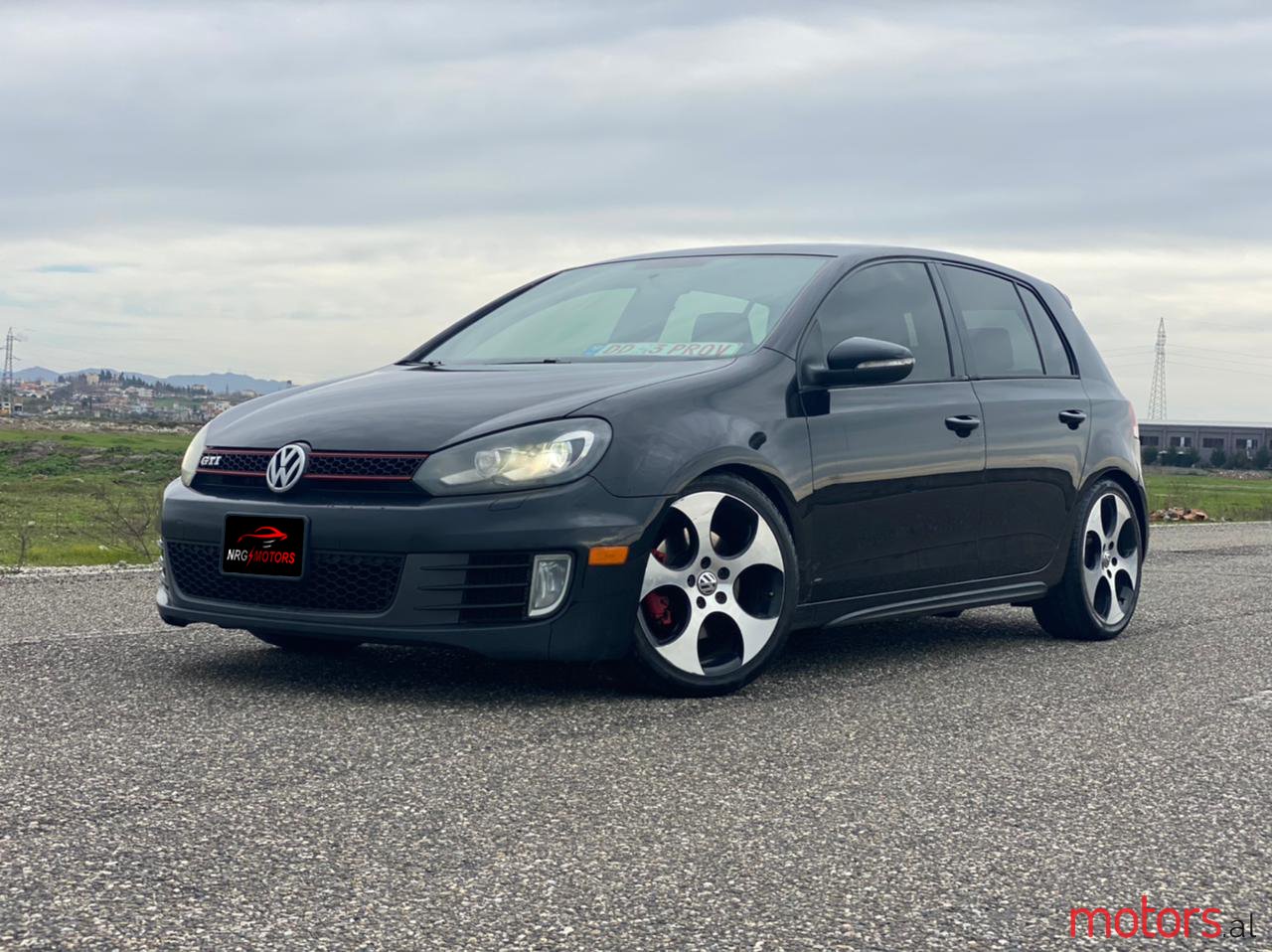 2011' Volkswagen Golf GTI photo #7