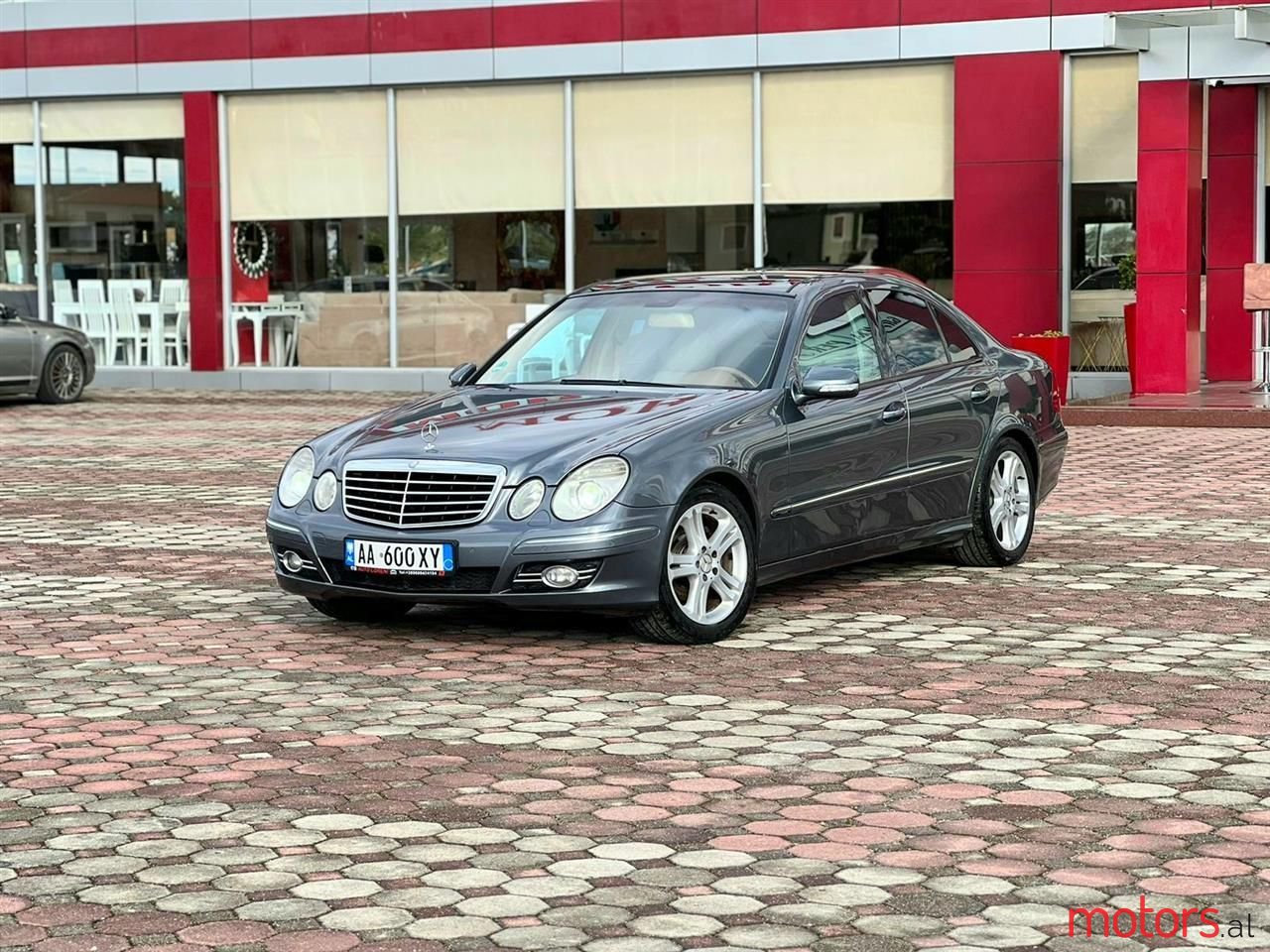 2008' Mercedes-Benz E 300 photo #1