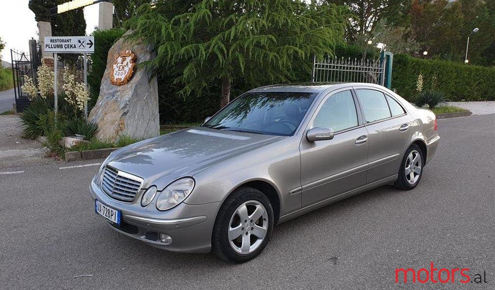 2002' Mercedes-Benz E 220 photo #1