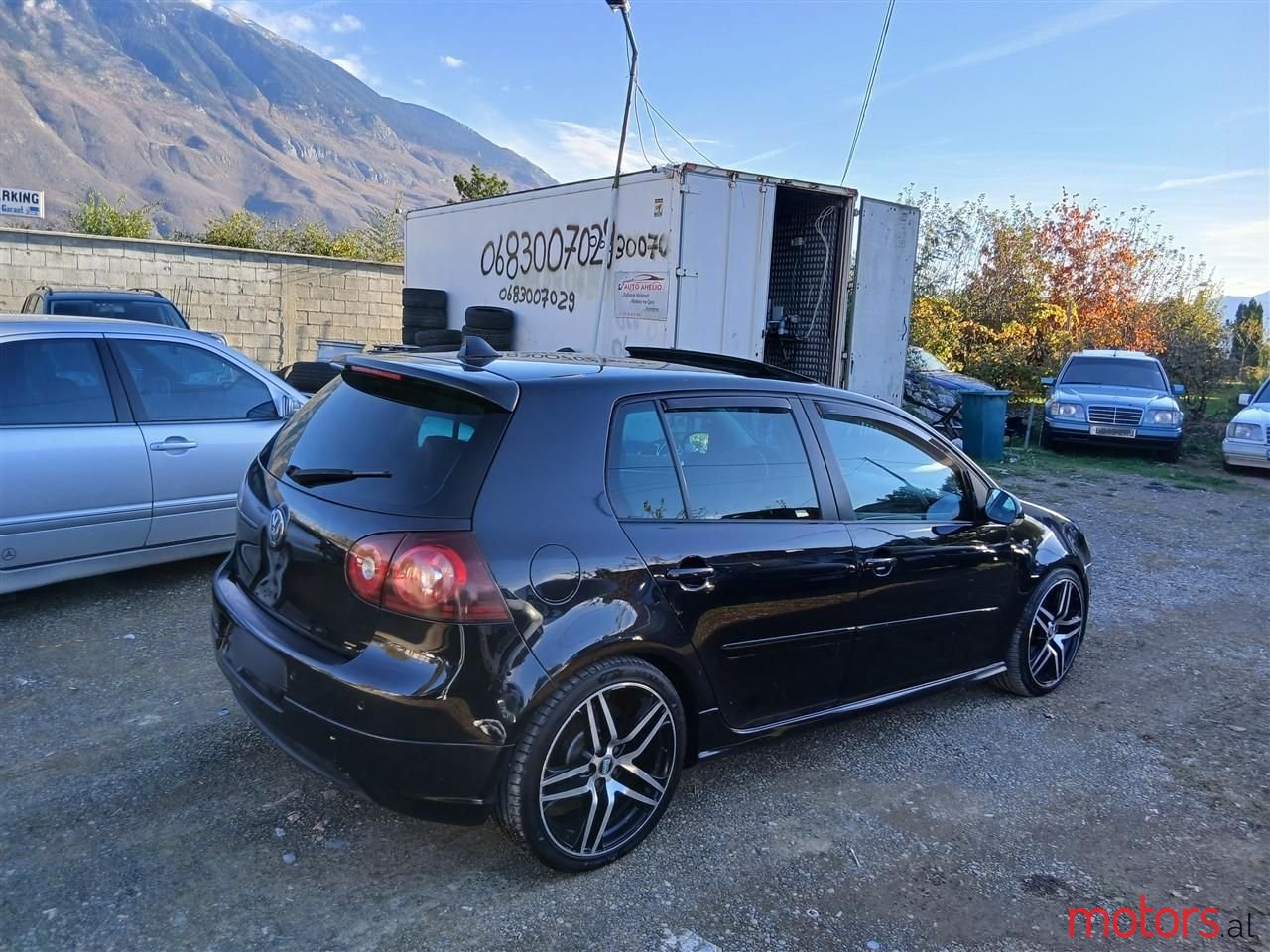 2008' Volkswagen Golf photo #6