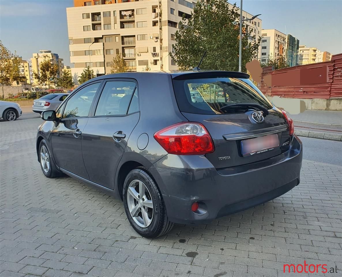 2010' Toyota Auris photo #5