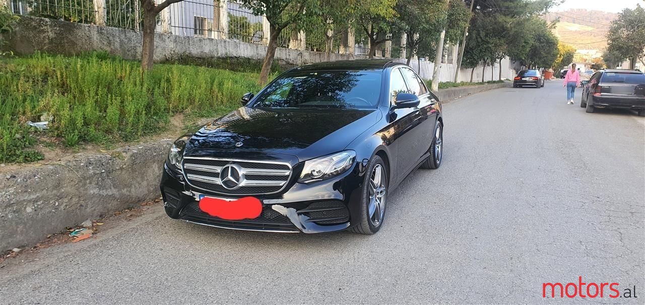 2019' Mercedes-Benz E 220 photo #3