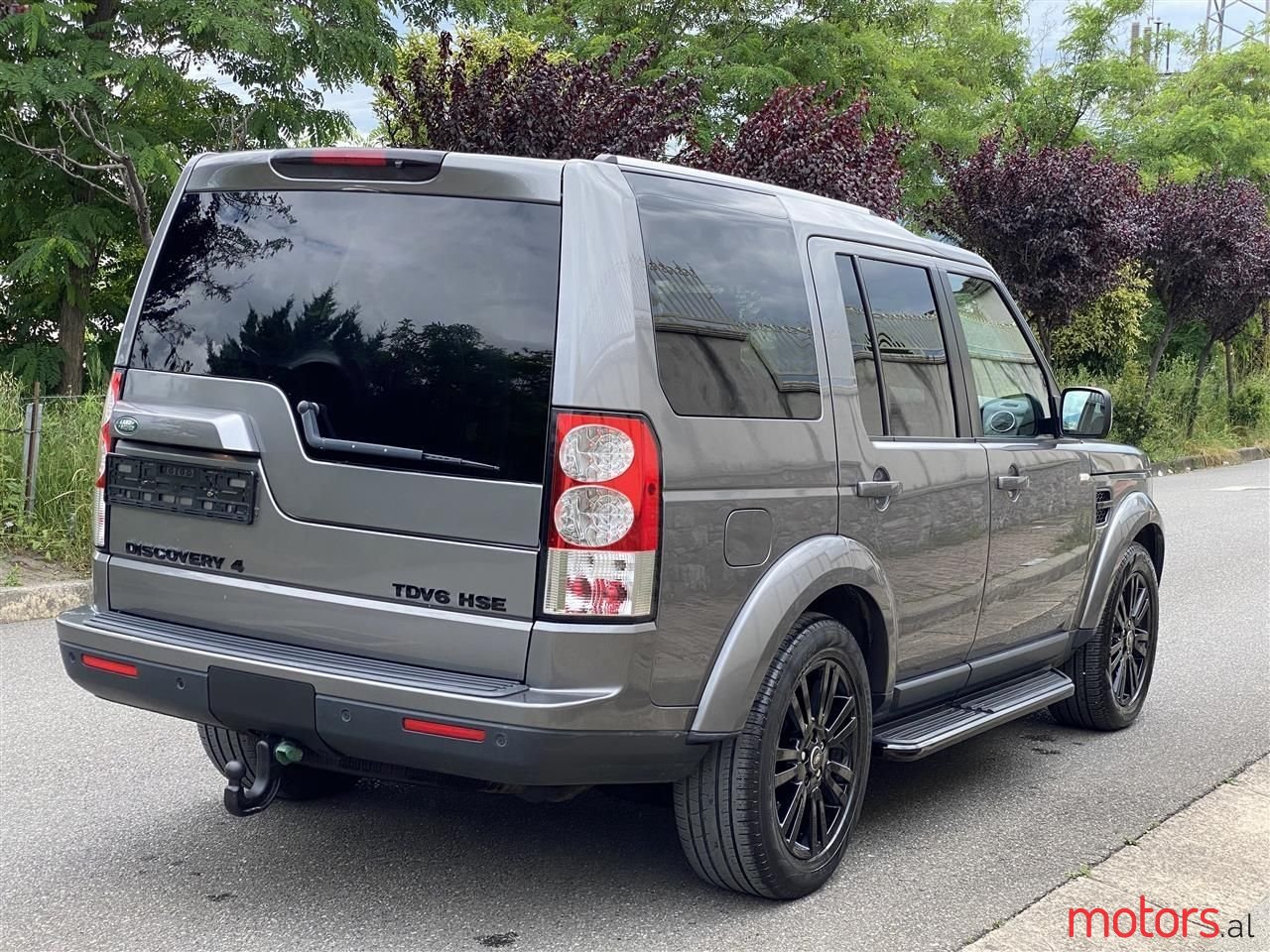 2012' Land Rover Discovery photo #2