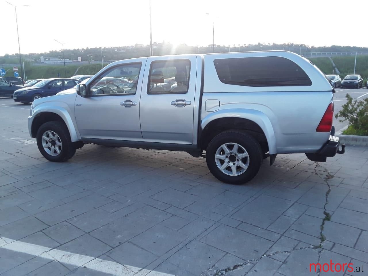 2010' Isuzu D-Max photo #3