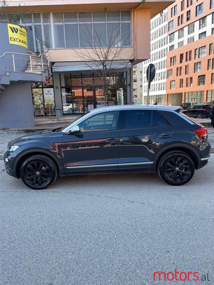 2020' Volkswagen T-Roc photo #3