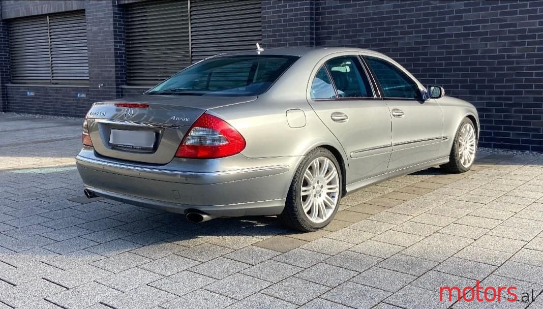 2009' Mercedes-Benz E 280 photo #3