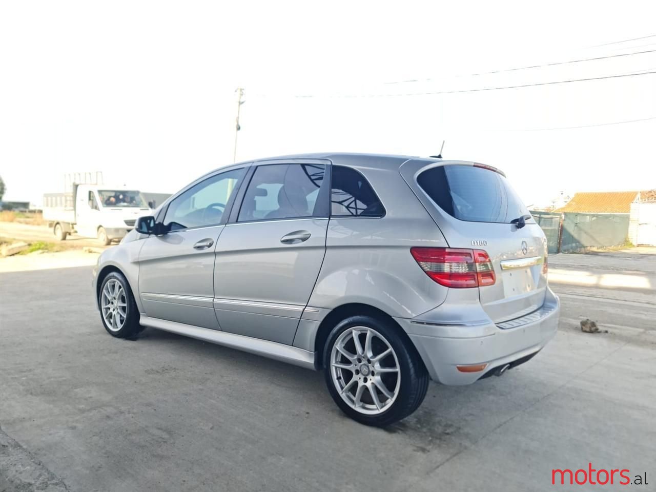 2010' Mercedes-Benz B 180 photo #3