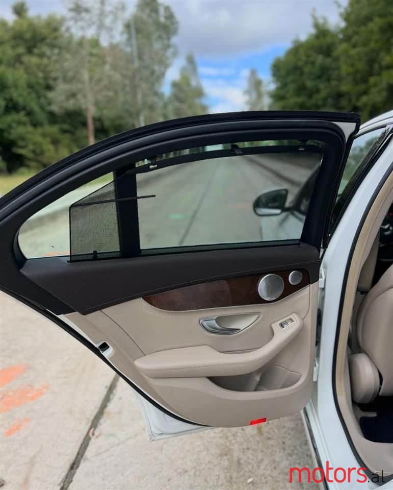 2016' Mercedes-Benz C 300 photo #2