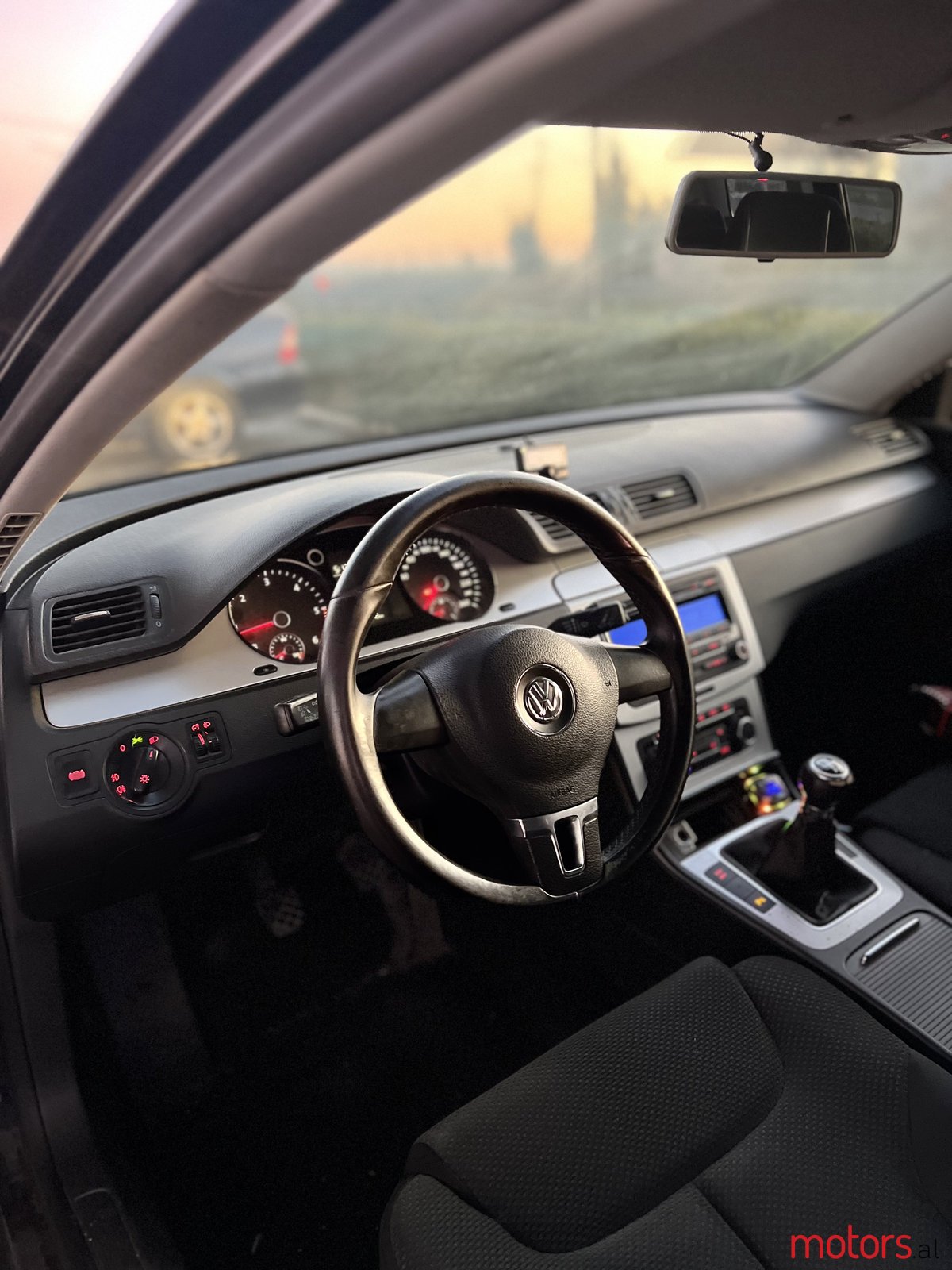 2010' Volkswagen Passat photo #7