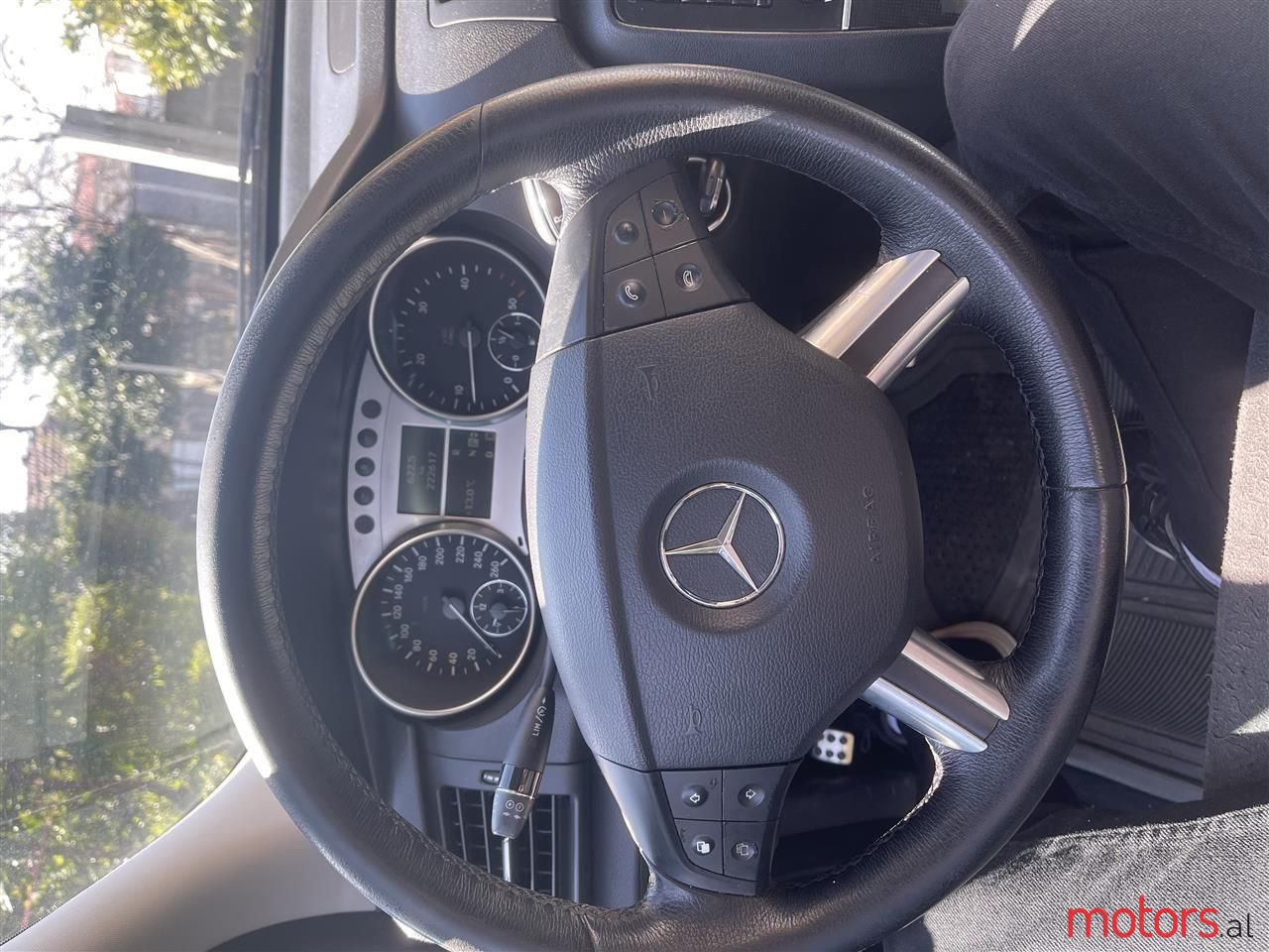 2008' Mercedes-Benz R 320 photo #4