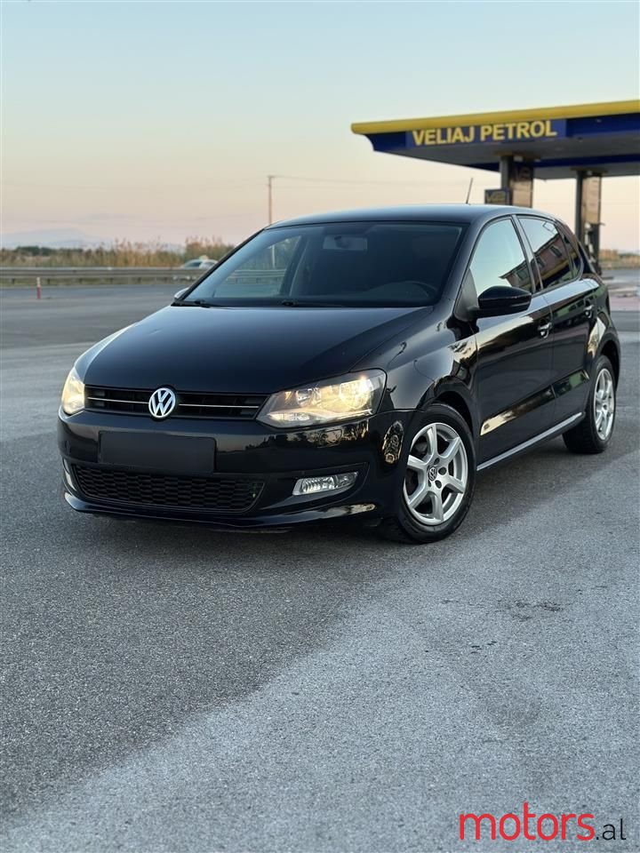 2011' Volkswagen Polo photo #1