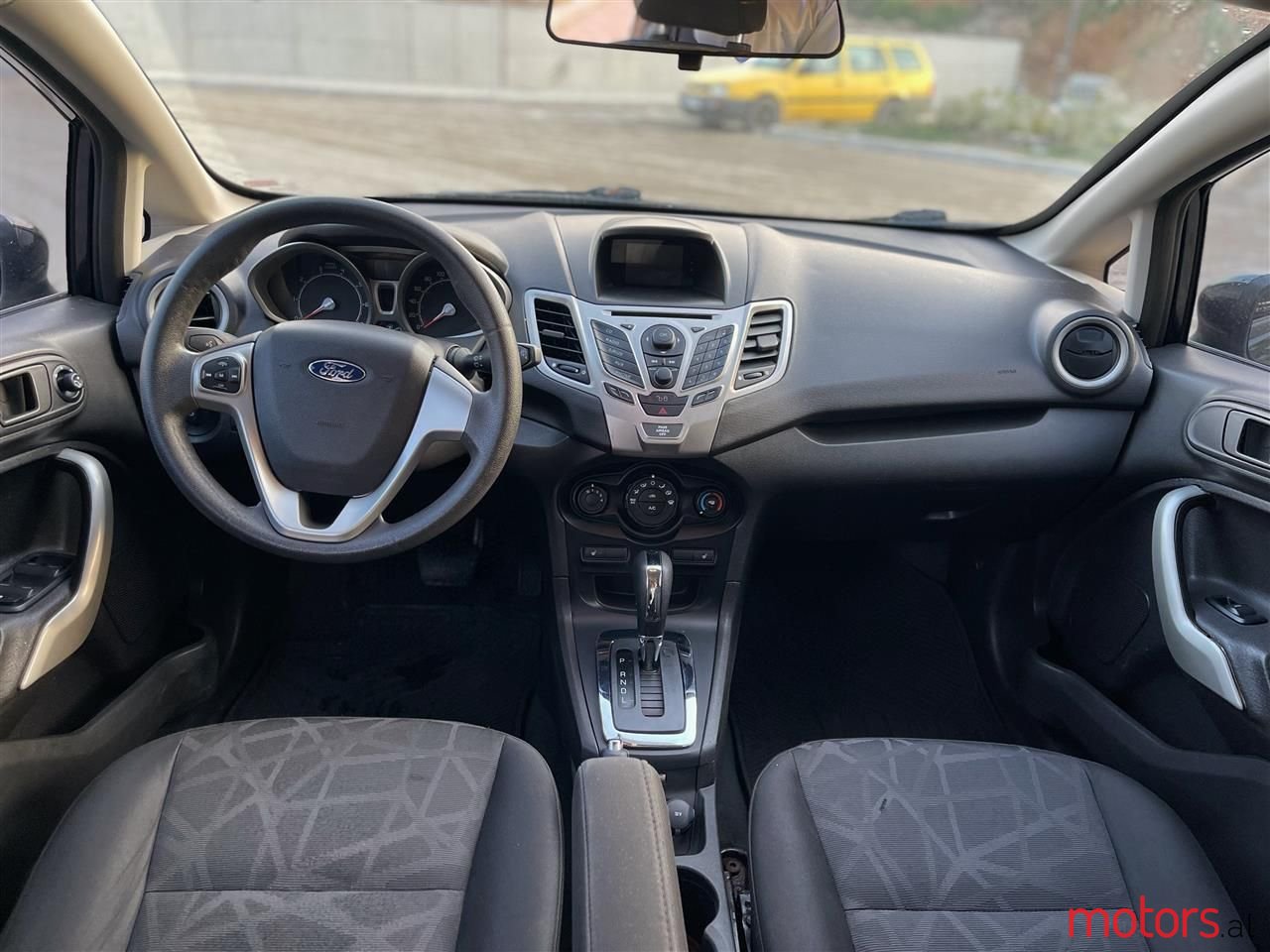 2012' Ford Fiesta photo #6