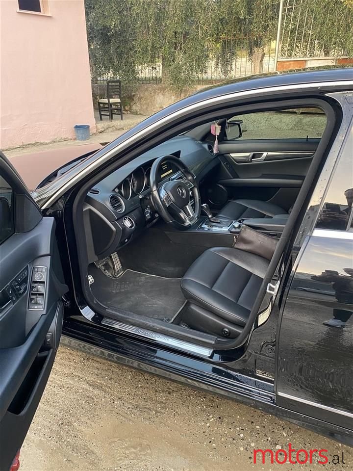 2013' Mercedes-Benz C 300 photo #6