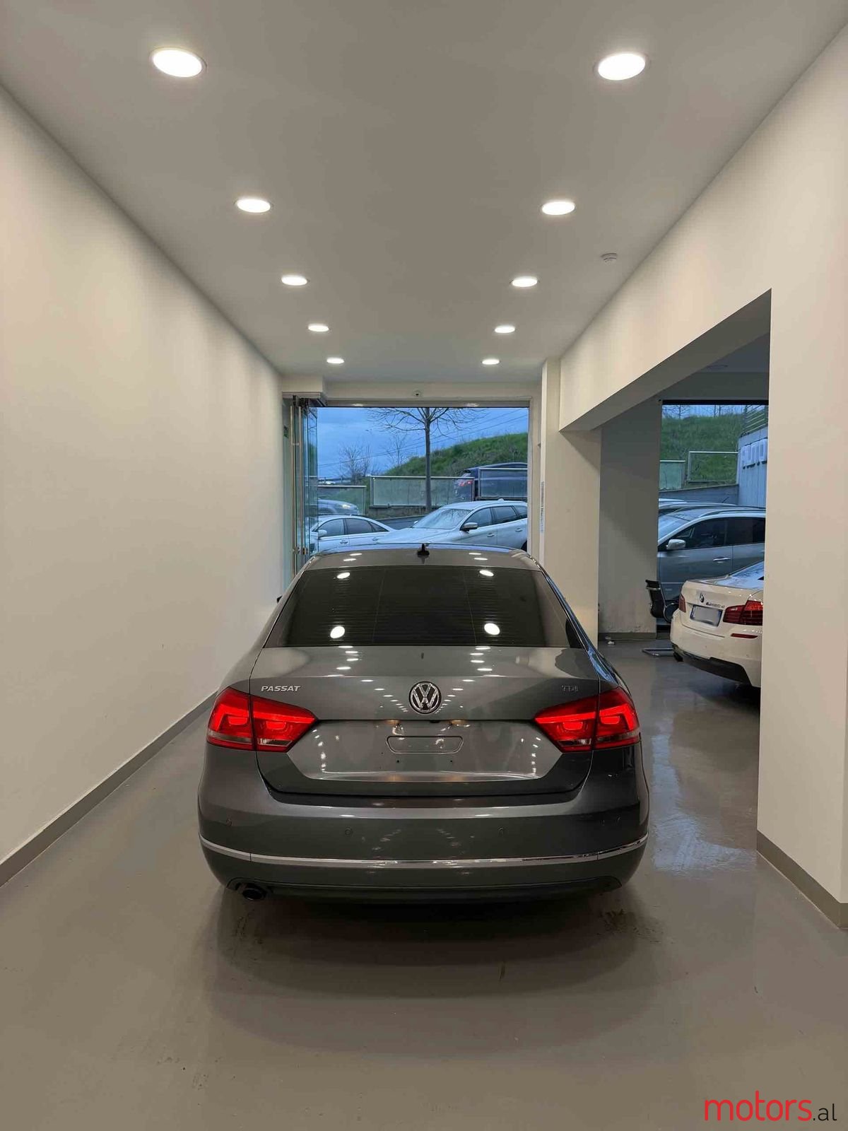 2013' Volkswagen Passat photo #5