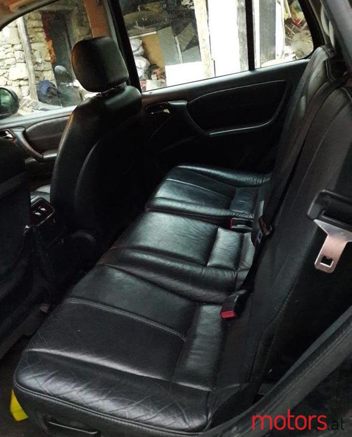 2001' Mercedes-Benz 270 photo #2