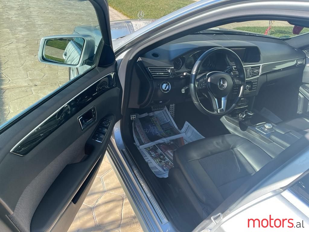 2010' Mercedes-Benz E 350 photo #5