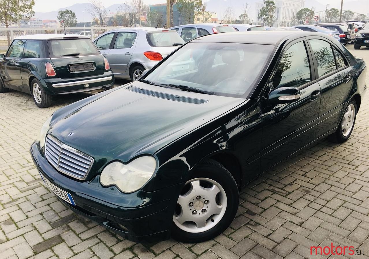 2004' Mercedes-Benz C 220 photo #1