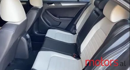 2016' Volkswagen Jetta photo #2