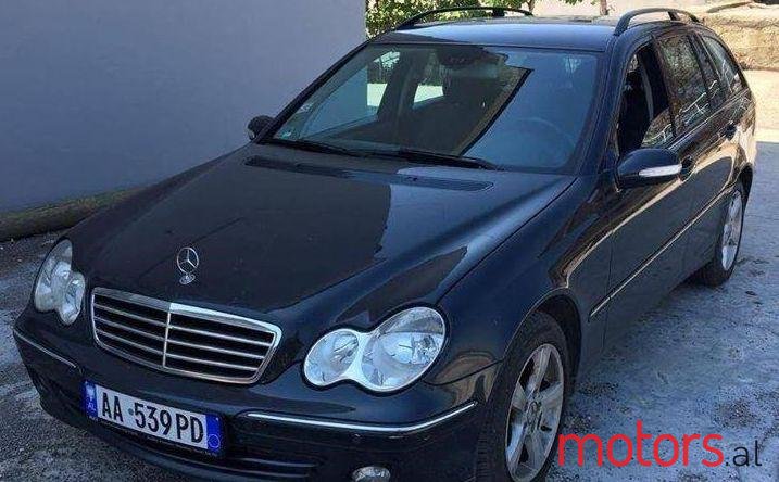 2005' Mercedes-Benz C 220 photo #1