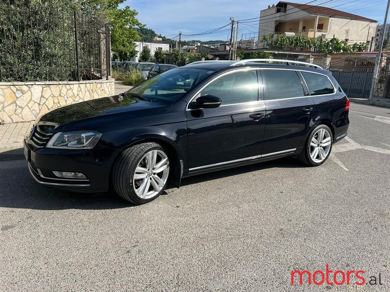 2012' Volkswagen Passat photo #2