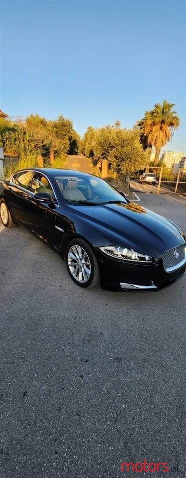 2012' Jaguar XF photo #3