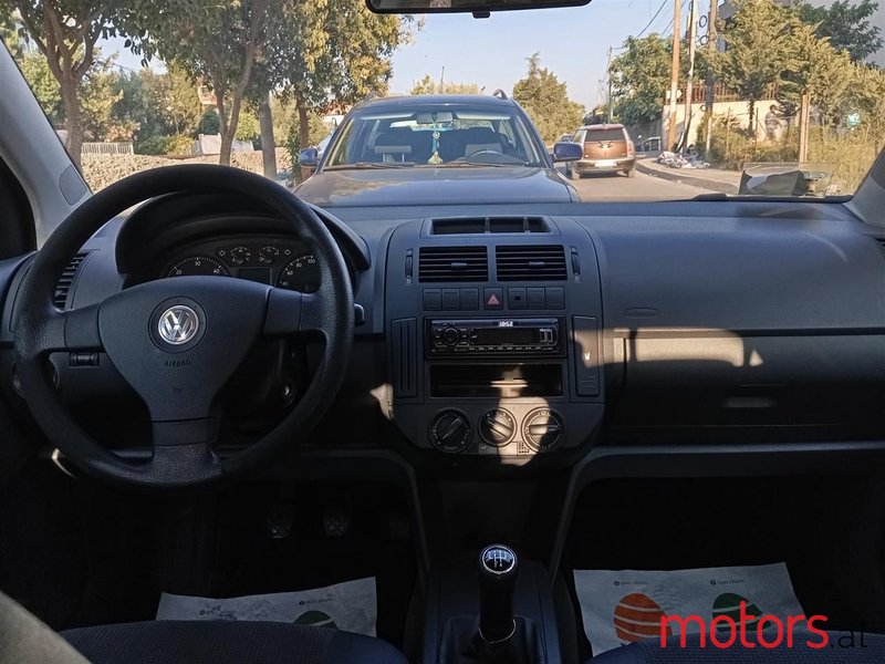 2008' Volkswagen Polo photo #3