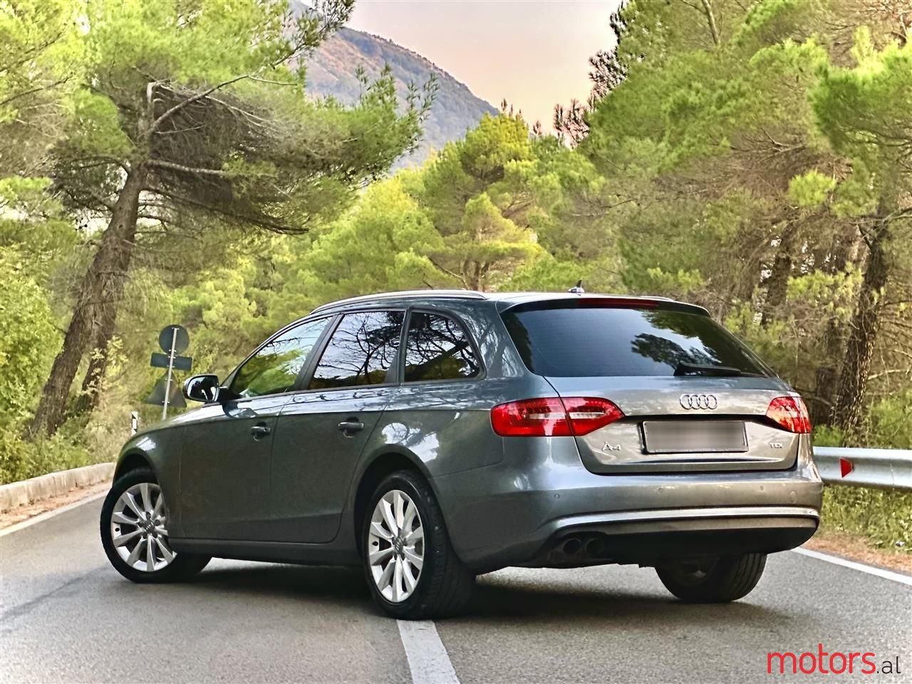 2012' Audi A4 photo #2