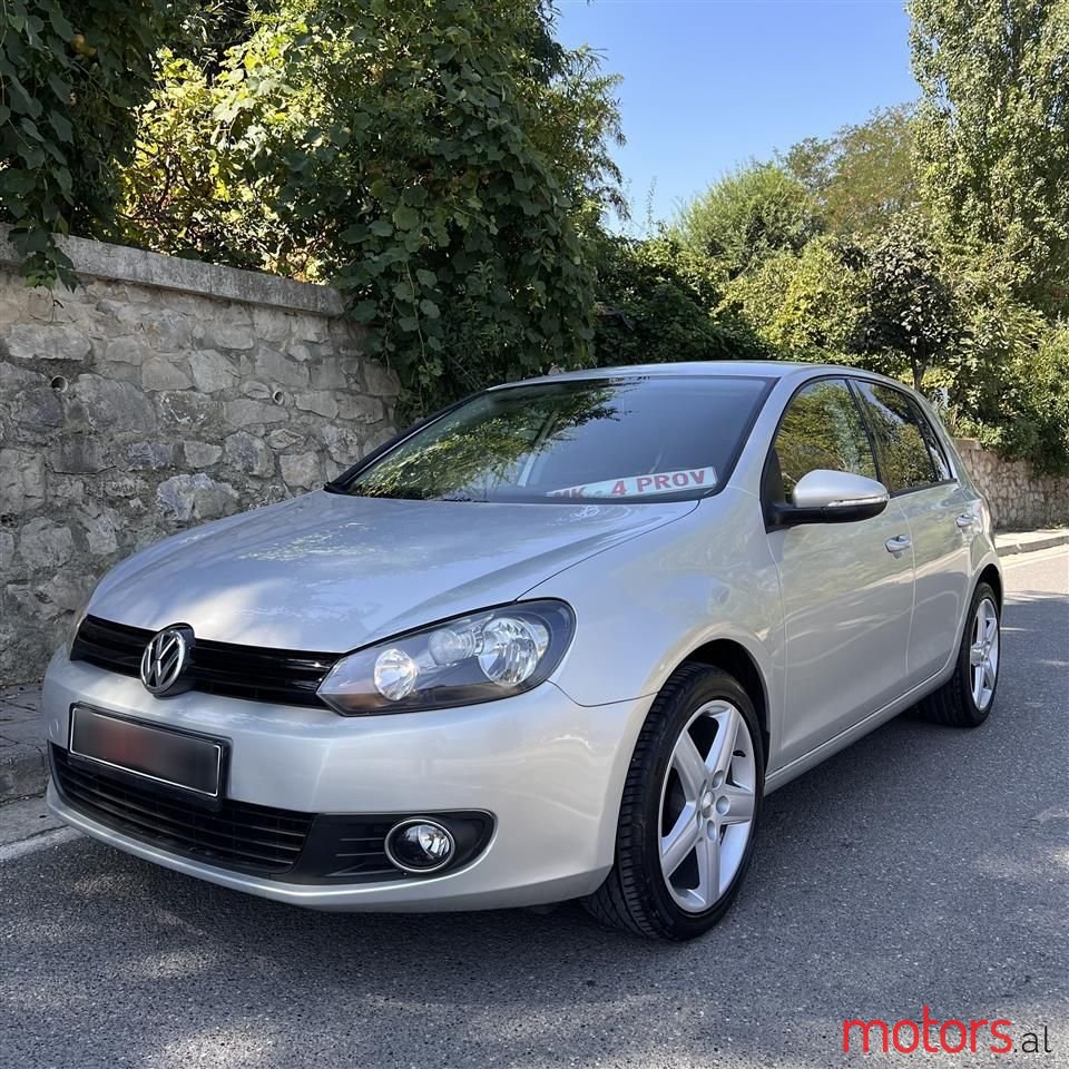 2011' Volkswagen Golf photo #3