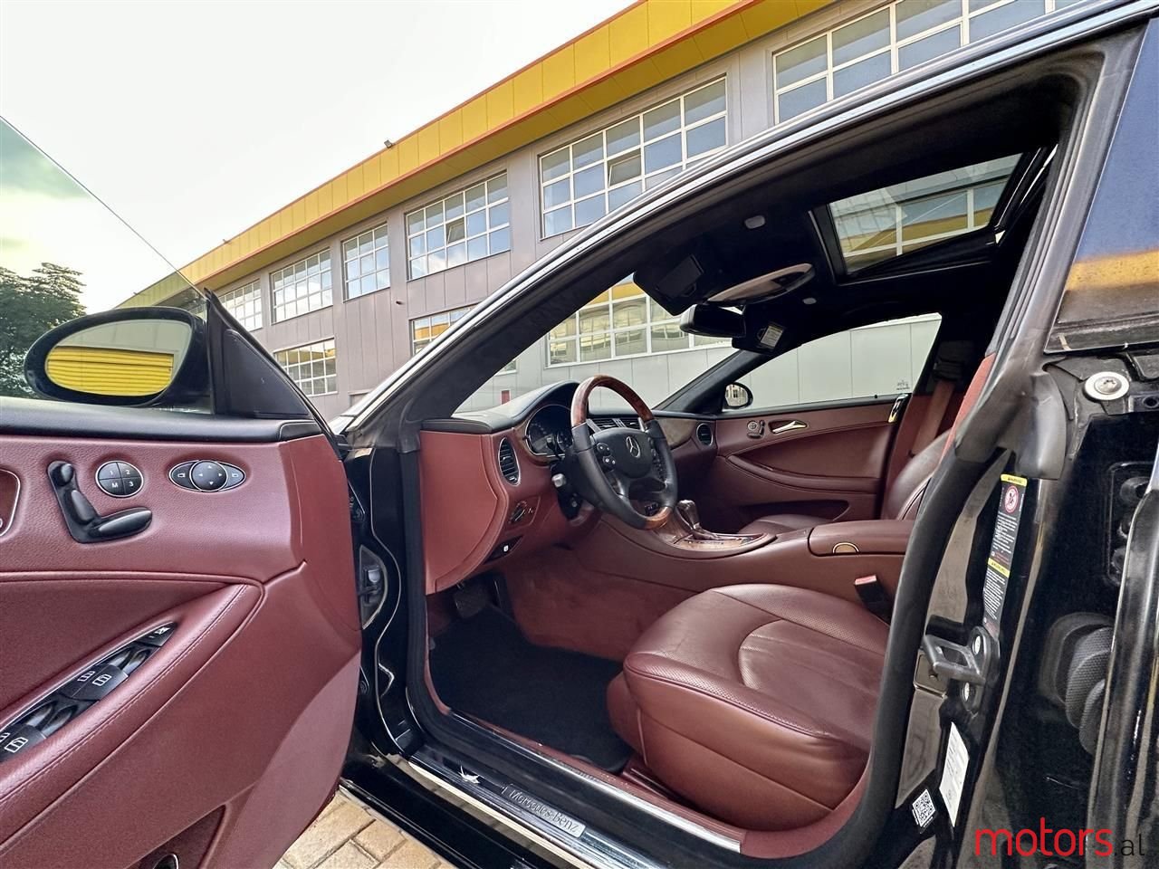 2006' Mercedes-Benz CLS 320 photo #3