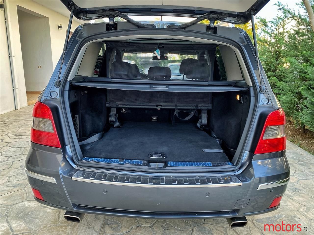 2010' Mercedes-Benz GLK 350 photo #6