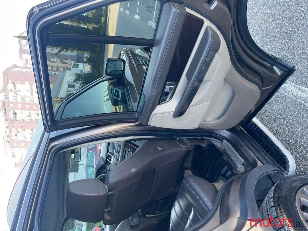 2012' Land Rover Range Rover Sport photo #4