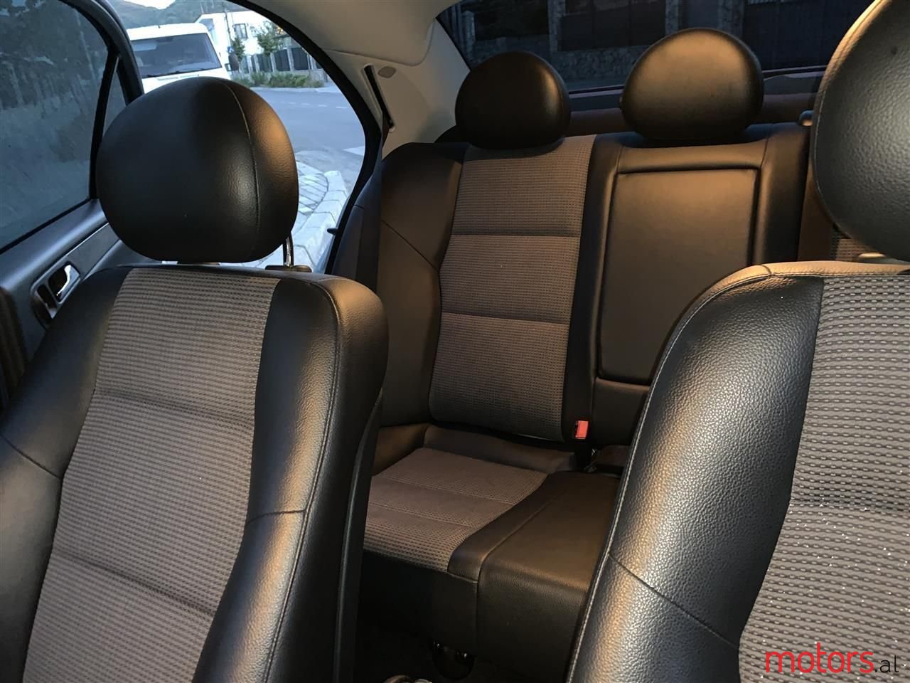 2005' Mercedes-Benz C 220 photo #6