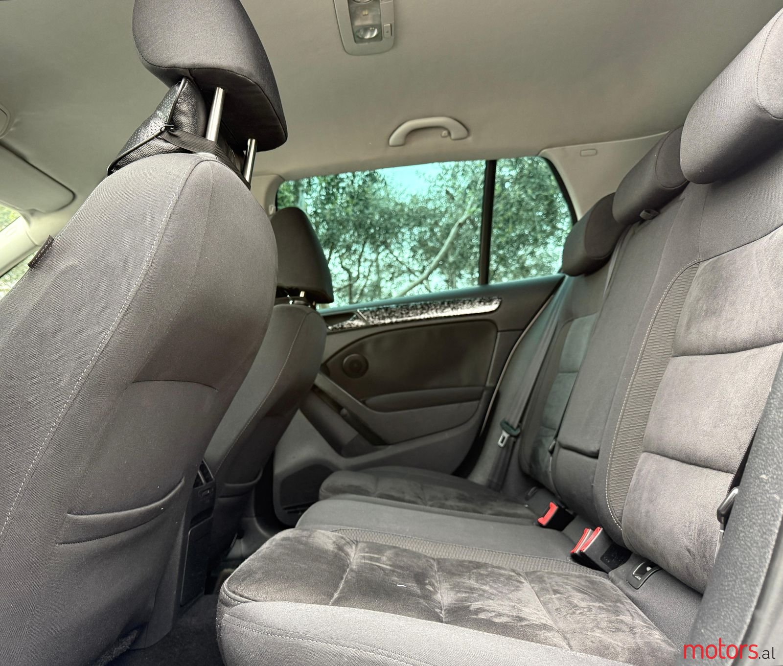 2010' Volkswagen Golf photo #4