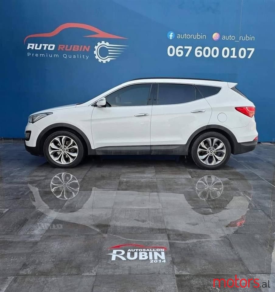 2013' Hyundai Santa Fe photo #5