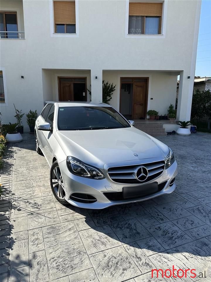 2013' Mercedes-Benz E 220 photo #1