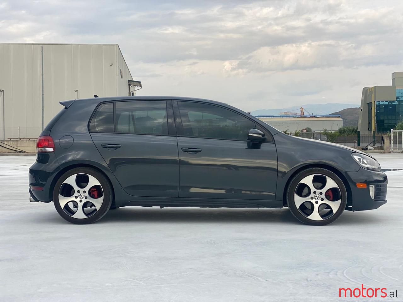 2010' Volkswagen Golf photo #6