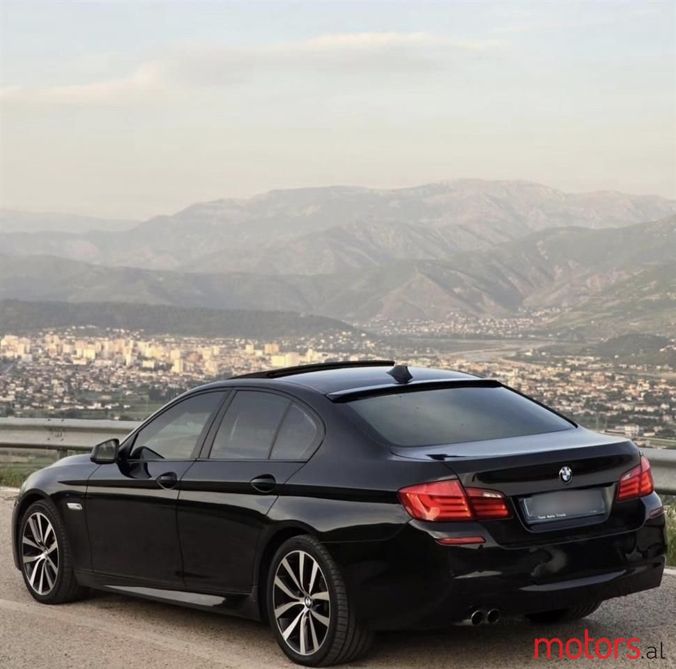 2011' BMW 530 photo #2