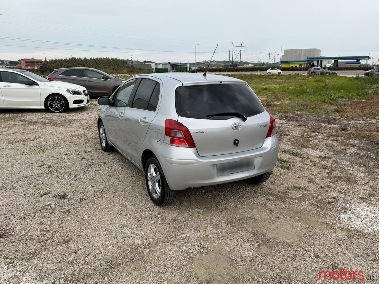 2011' Toyota Yaris photo #6