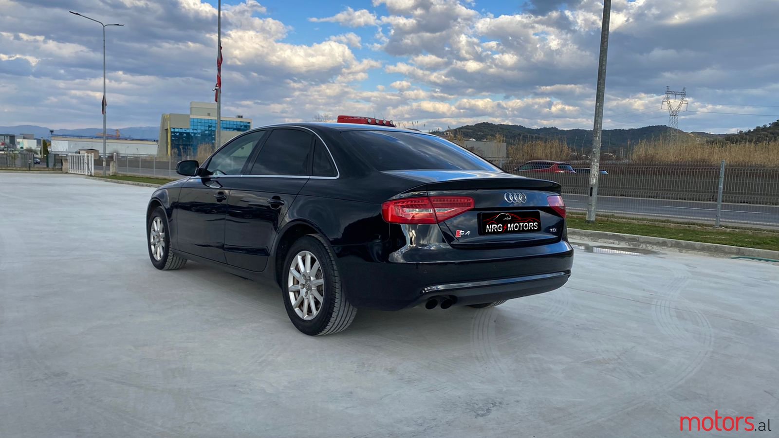 2013' Audi A4 photo #2