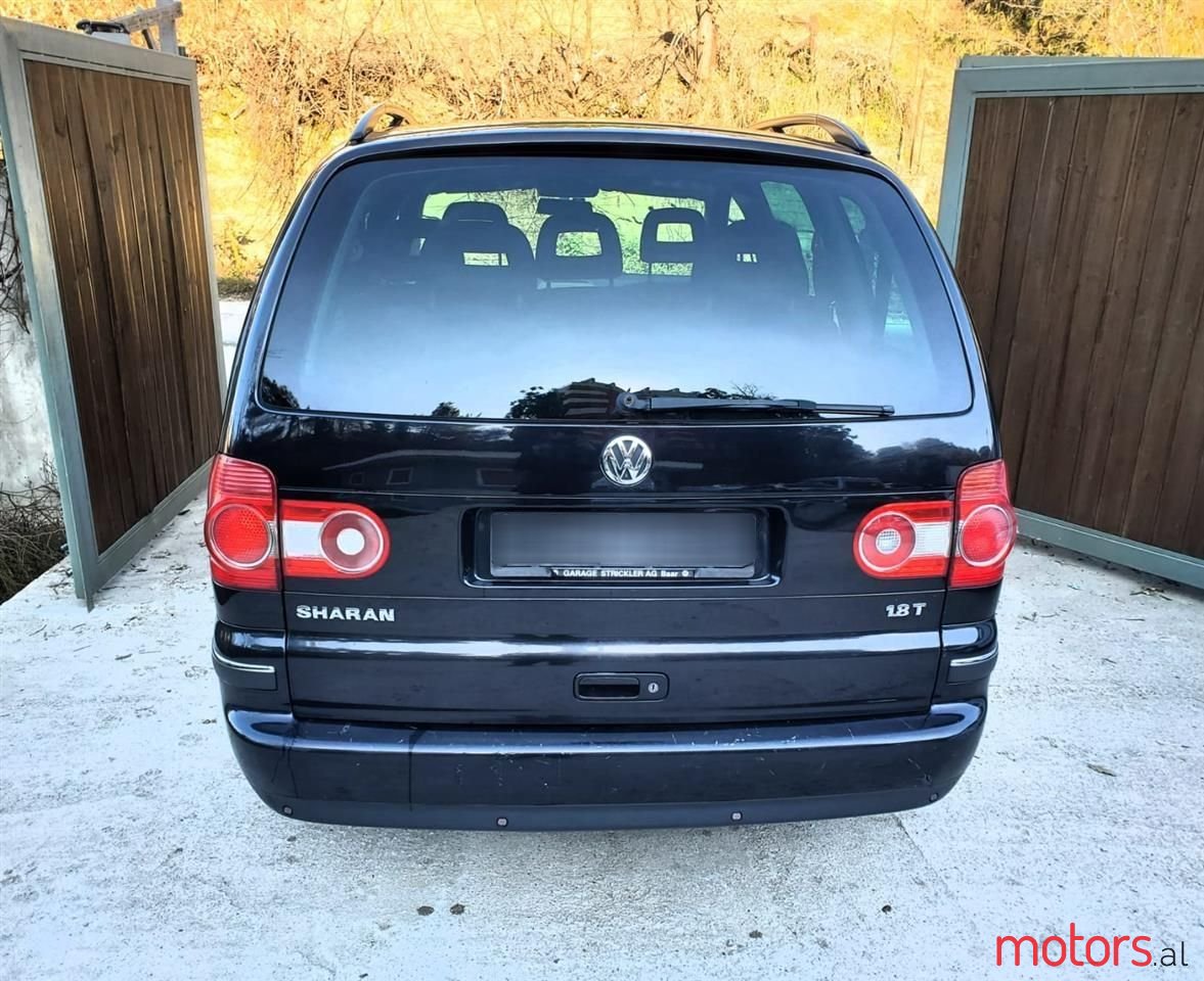 2008' Volkswagen Sharan photo #5