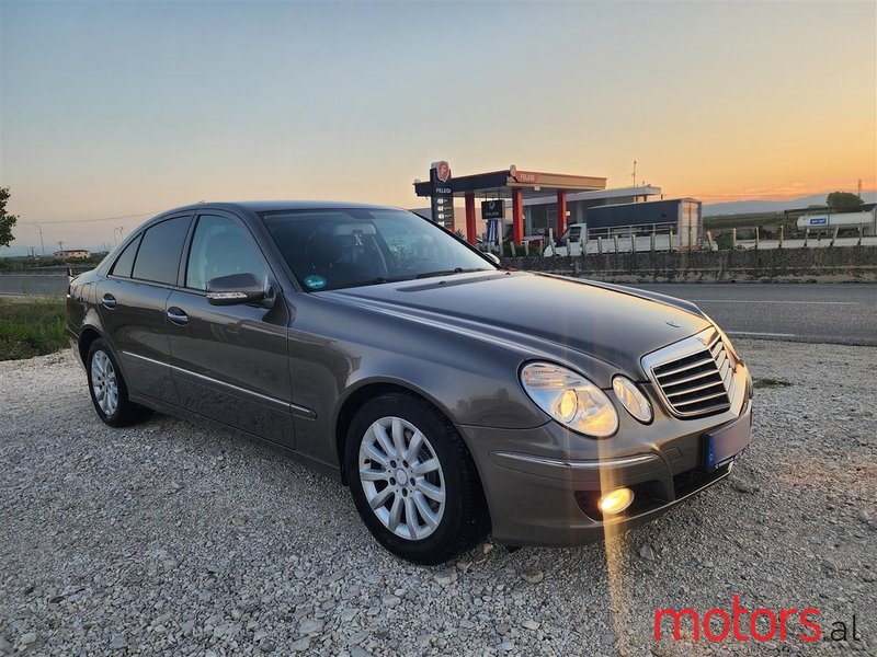 2008' Mercedes-Benz E 220 photo #6