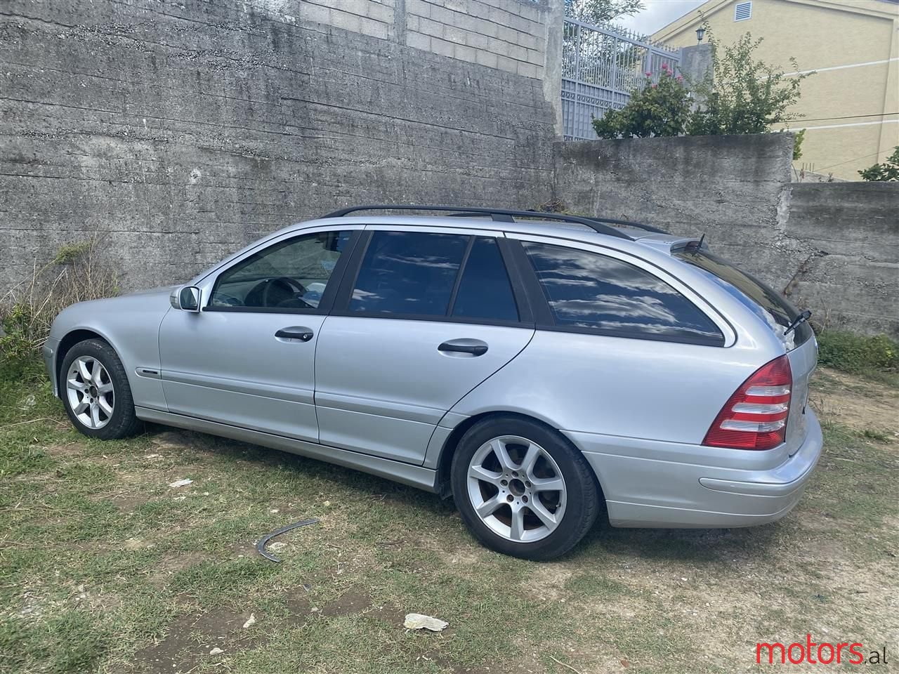 2005' Mercedes-Benz 220 photo #3