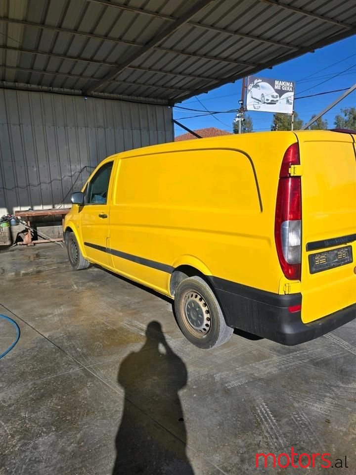 2010' Mercedes-Benz V 220 photo #4