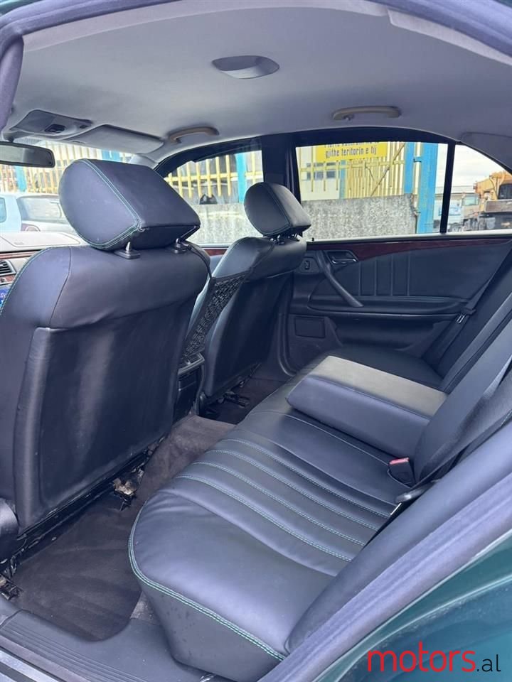 2000' Mercedes-Benz E 270 photo #6