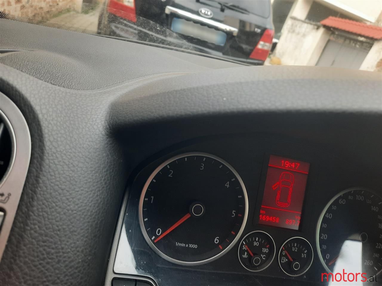 2009' Volkswagen Tiguan photo #3