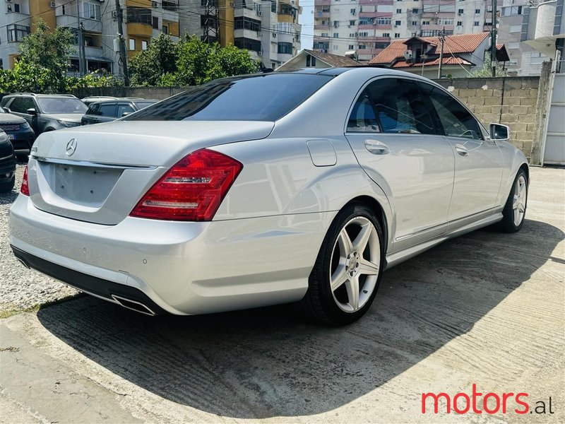 2010' Mercedes-Benz S 550 photo #3