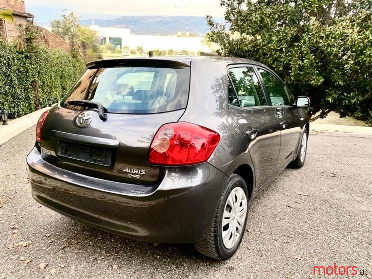 2008' Toyota Auris photo #2