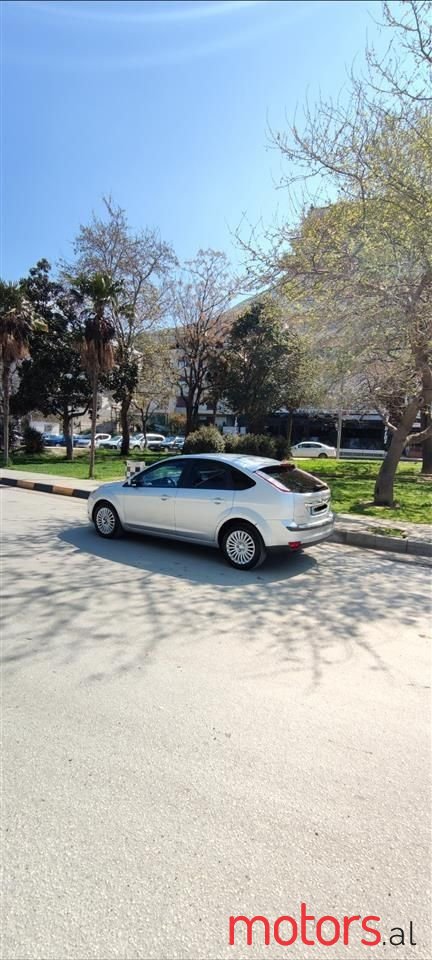 2010' Ford Focus photo #2