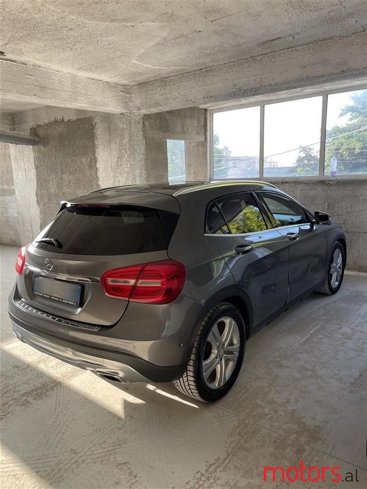 2014' Mercedes-Benz GLA 220 photo #4